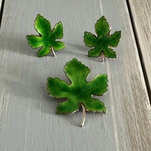 Vintage Jewelry Set Brooch & Clip On Earrings Green Enamel Maple Leaves Leaf